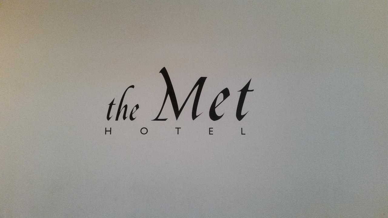 The Met Hotel Ню Уестминстър Екстериор снимка